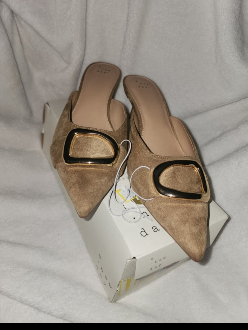 A new day womens size 11 pointed toe tan suede kitten larissa heels
